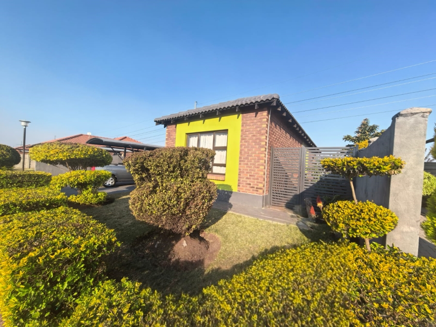 3 Bedroom Property for Sale in Waterval East North West